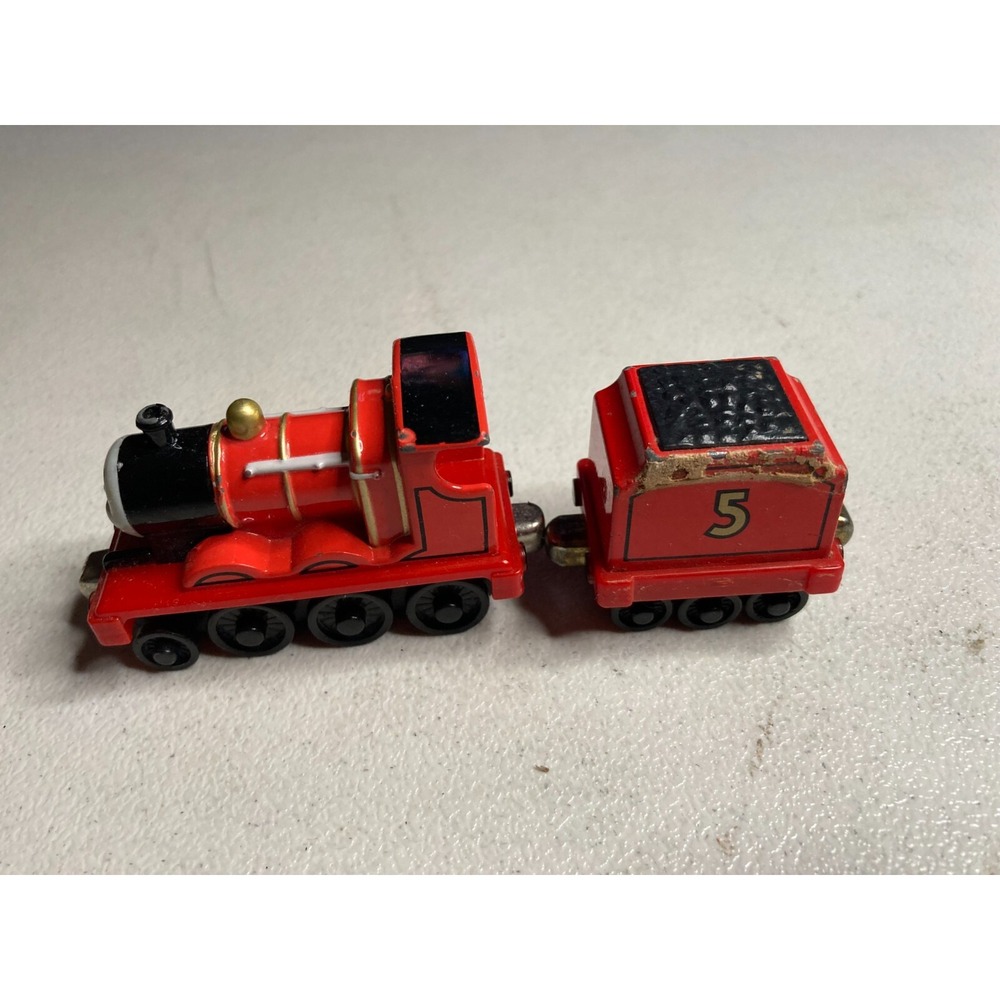 Thomas The Train JAMES Take Along and N Play Diecast Metal 2002 with Tender